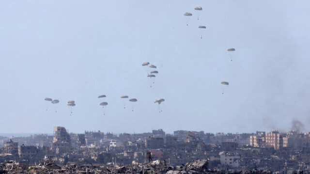 الأردن ينفذ 8 إنزالات جوية لإغاثة غزة